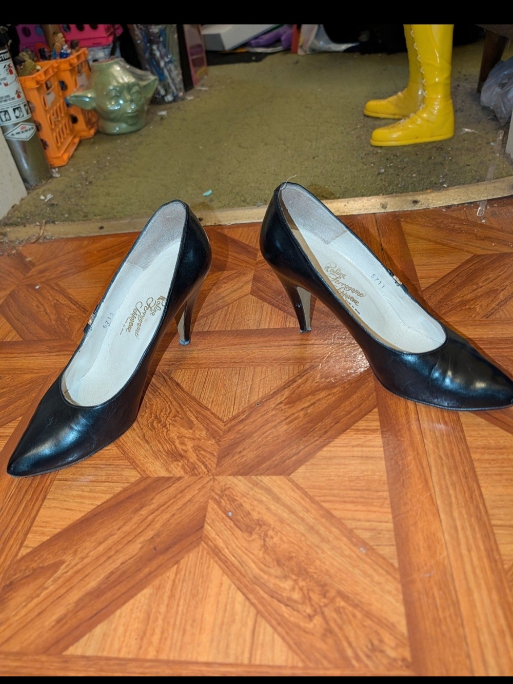 Black Leather Rodina Ferragamo Schiarone Heels